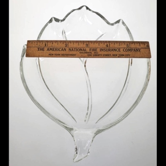 RARE FIND~Mid Century Modern~Art Glass Leaf Shaped Candy Dish/Trinket Tray - Picture 5 of 6